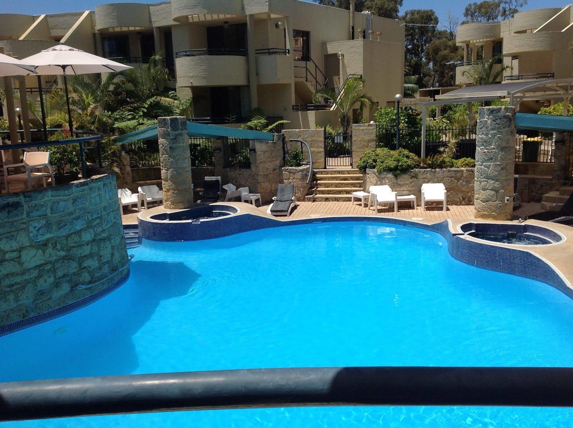 Silver Sands Resort Mandurah Exterior photo